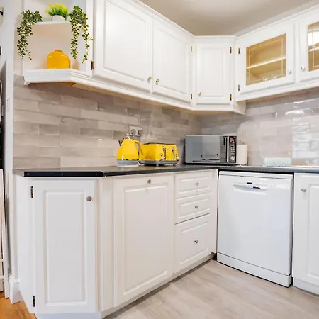 Merchants Rest Galway